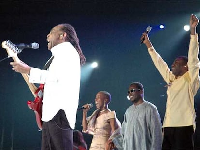 Gilberto Gil, Rokia Traoré y Youssou N&#39;Dour, durante su intervención en el concierto.