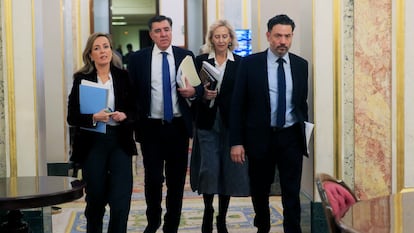 Los miembros del PP en la Mesa del Congreso, Carmen Navarro, Bermúdez de Castro, Marta González y Guillermo Mariscal, este martes en la Cámara.