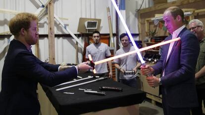 Enrique y Guillermo de Inglaterra, en el set de rodaje de 'Star Wars'.