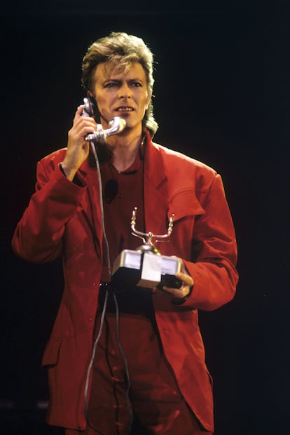 La noticia fue confirmada después por su representante y su hijo, el director de cine Duncan Jones. “Lamento mucho y me entristece decir que es verdad”. En la foto, Bowie en un concierto en Ahoy, Rotterdam, en 2003.