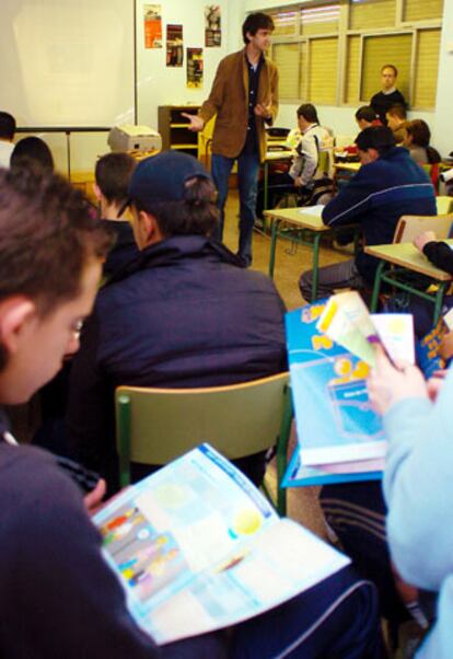 Una clase en el instituto Agustí Serra de Sabadell