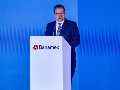 Manuel Romo renuncia a la dirección de Banamex y entregará la estafeta a Edgardo del Rincón