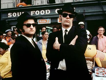 ‘Granujas a todo ritmo’: los Blues Brothers hacen de las suyas a ritmo de rock