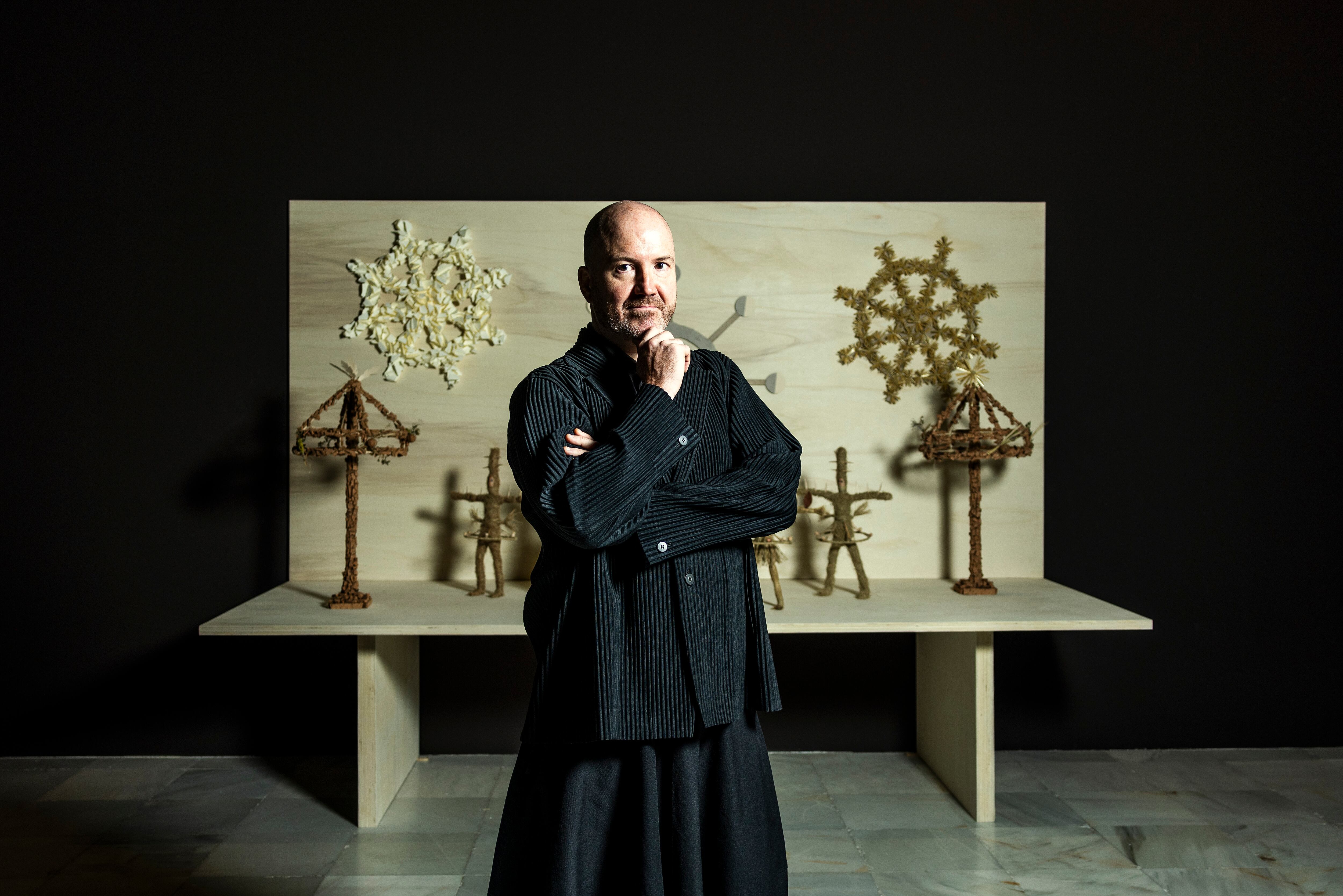 Segade, responsable del Reina Sofía, en la exposición de la artista Maruja Mallo en el museo, en Madrid. 