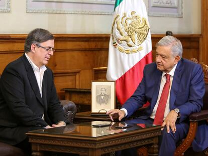 Marcelo Ebrard y Andrés Manuel López Obrador, en Palacio Nacional