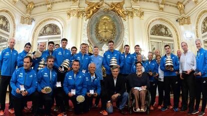 El equipo completo junto al presidente Macri y la vicepresidenta Michetti.