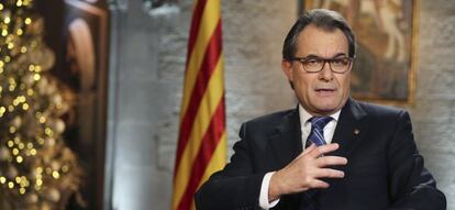 El presidente en funciones de la Generalitat, Artur Mas, durante su tradicional discurso de Fin de A&ntilde;o, desde el Sal&oacute;n Mare de D&eacute;u de Montserrat del Palau de la Generalitat. 