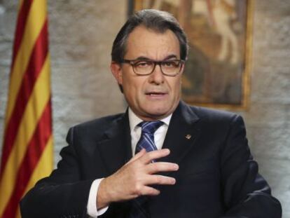 El presidente en funciones de la Generalitat, Artur Mas, durante su tradicional discurso de Fin de A&ntilde;o, desde el Sal&oacute;n Mare de D&eacute;u de Montserrat del Palau de la Generalitat. 