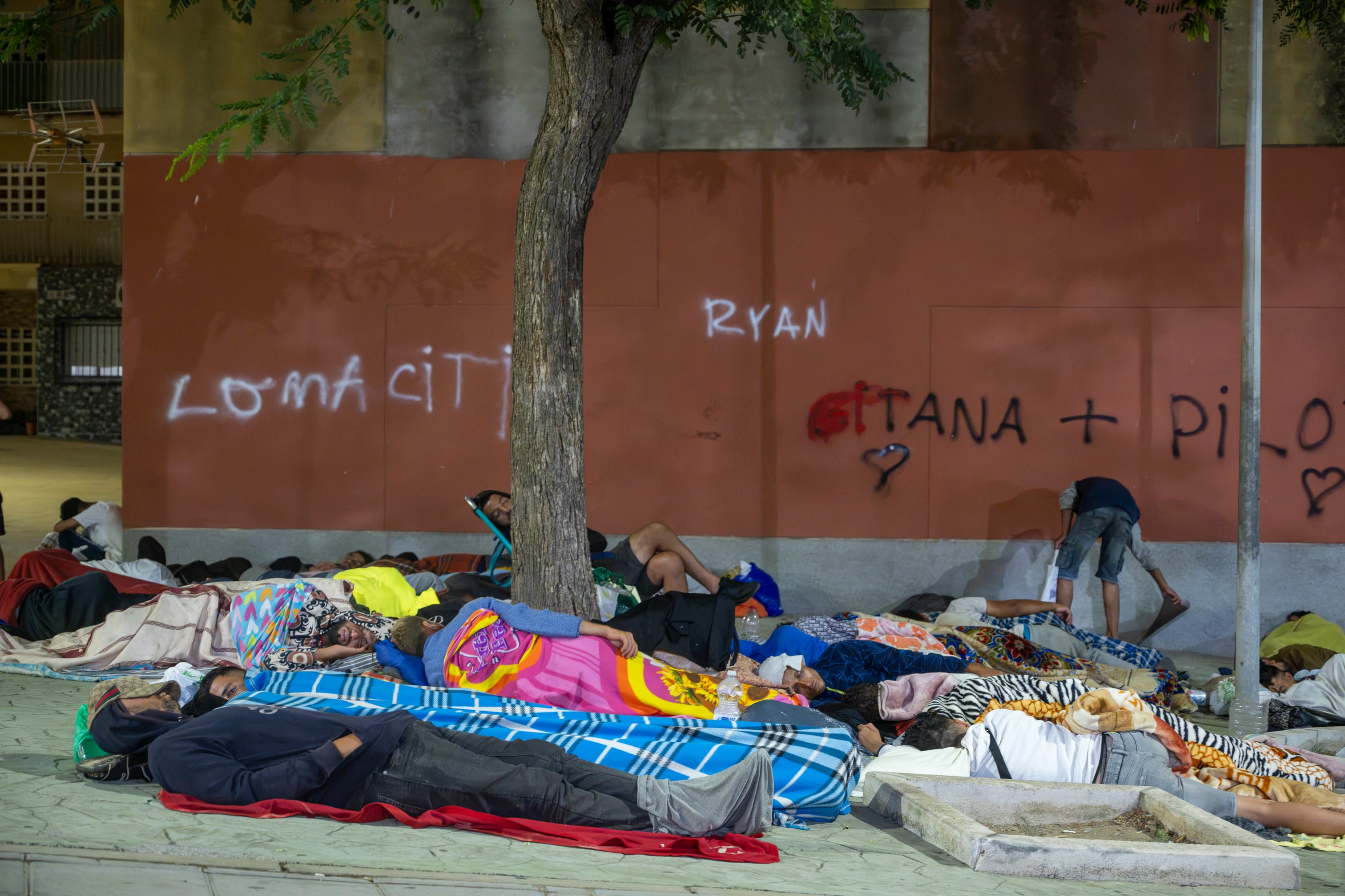 Última hora de la entrada de inmigrantes a Ceuta, en directo | Vivas reclama el apoyo “de todos los españoles” y llama a sumarse a las protestas de mañana
