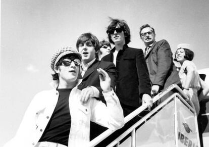 Los Beatles a su llegada a Madrid en 1965.