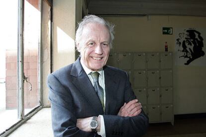 Anthony Leggett, en la Facultad de Ciencias Físicas de la Universidad Complutense.