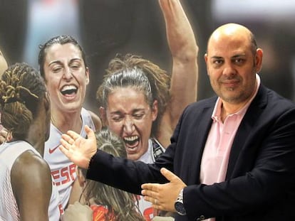 Lucas Mondelo, seleccionador español de baloncesto femenino.