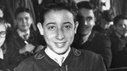 El humorista Eugenio, en una imagen de adolescencia en el documental Eugenio: Blanco o negro