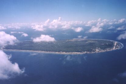 Vista aérea de la isla de Nauru.