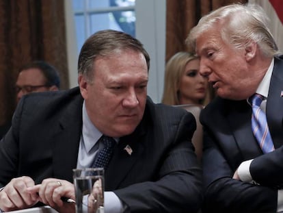 El presidente Donald Trump con el secretario de Estado, Mike Pompeo