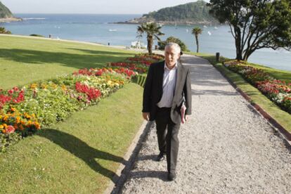 El secretario general de CC OO, Ignacio Fernández Toxo, ayer al llegar a las Cursos de Verano de San Sebastián.