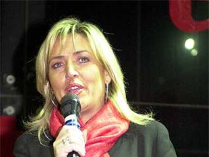 Lydia Lozano, periodista que ha cruzado la barrera entre informadora y objetivo informativo.