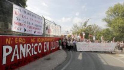 En la imagen, manifestaci&oacute;n de trabajadores de la f&aacute;brica de Panrico en Santa Perp&egrave;tua de Mogoda (Barcelona).