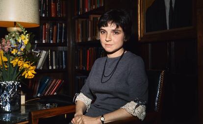 La poeta y feminista Adrienne Rich, en la Universidad de Yale en 1966.
