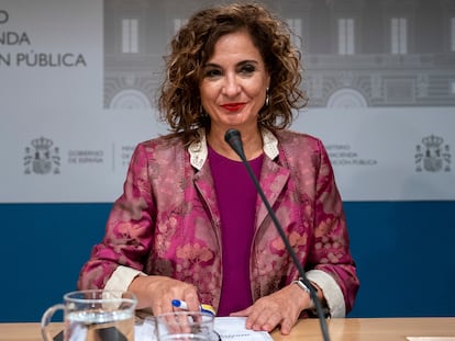 La ministra de Hacienda, María Jesús Montero, el jueves en una rueda de prensa en la sede de su departamento.