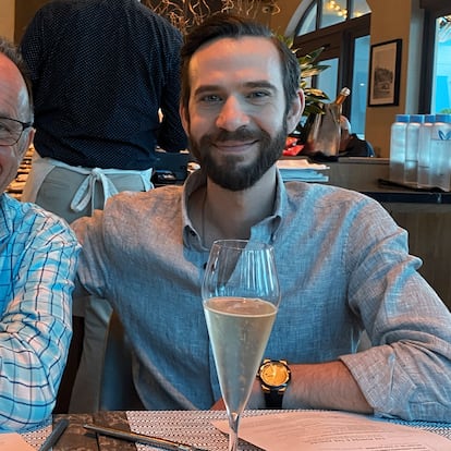 Hombre suicidio relación IA