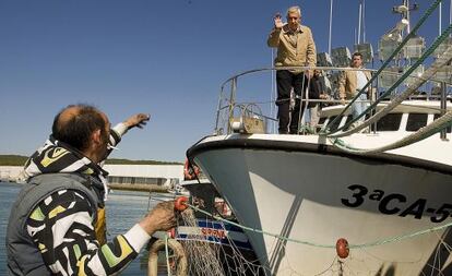 Arenas, subido a un barco pesquero en Barbate