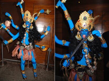 2008 es el año en el que la modelo lució uno de sus disfraces más recordados: la diosa hindú Kali.
