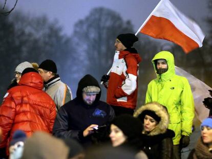 Protesta el domingo en Varsovia organizada por el Comit&eacute; Polaco para la Defensa de la Democracia.