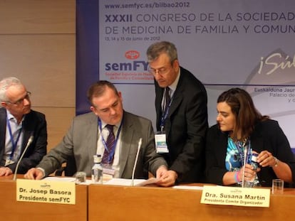 Desde la izquierda, los doctores Rafael Rotaeche, Josep Basora, Rafael Gracia y Susana Martín.