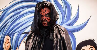 David demostró su habilidad para transformarse en Darth Maul.