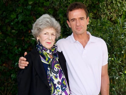 Alessandro Lequio y su madre, Sandra Torlonia, en Madrid en 2010.