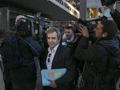 El exjefe de la policía de Coslada, Ginés Jiménez, a la salida de la Audiencia en enero de 2018.