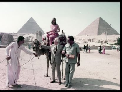 Borges y Mar&iacute;a Kodama en Egipto, en una foto de la exposici&oacute;n.