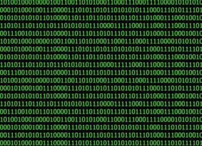 Códigos binarios en la pantalla de un ordenador.