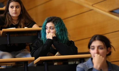 Examen de Selectividad el pasado junio en la facultad de Odontolog&iacute;a de la Universidad Complutense.