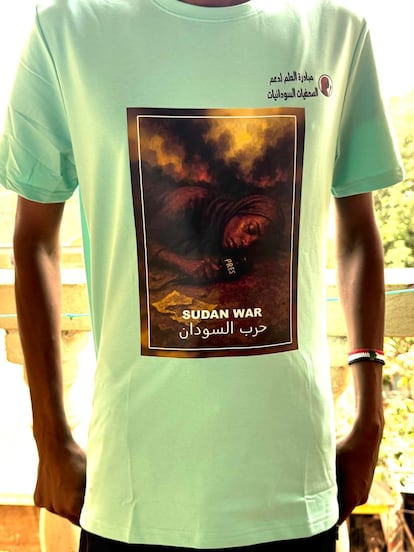 Una de las camisetas creadas por El Proyecto Sueño para ayudar a periodistas sudanesas, en una imagen cedida por la organización.