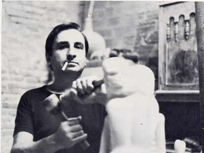 El escultor Juan Haro.