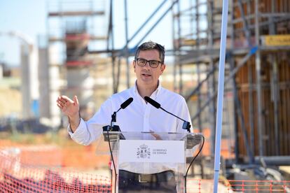 Felix Bolaños, durante una visita a las obras del AVE Murcia-Almería este jueves.