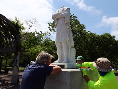 Estatua de Colón decapitada en Boston.