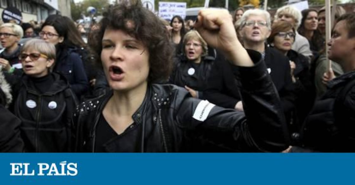 Miles de mujeres protestan en Polonia contra la posible prohibición del ...