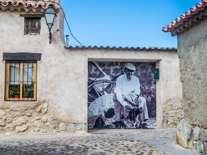 Una calle de Urueña, la villa del libro de Valladolid.