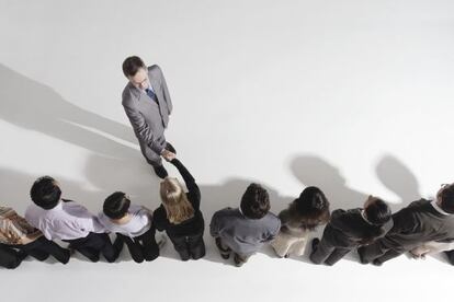 El directivo debe conocer la organización antes de tomar decisiones.