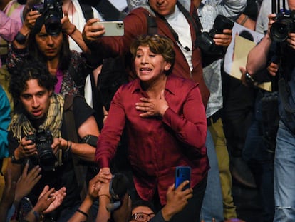 Delfina Gómez, candidata a la gubernatura del Estado de México por la coalición Juntos Hacemos Historia, durante un acto de campaña.