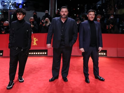 Khalil Gharbia, Denis Menochet, François Ozon, en la inauguración de la Berlinale.