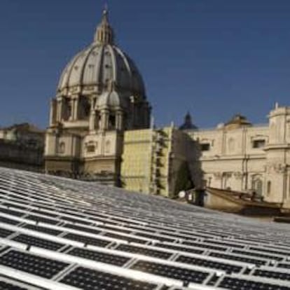 Los paneles solares en el tejado del Vaticano