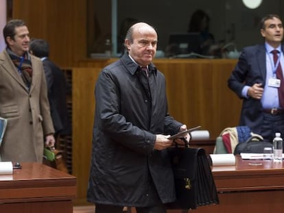 El ministro de Econom&iacute;a, Luis de Guindos, en la &uacute;ltima reuni&oacute;n del Eurogrupo.  