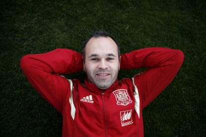 Iniesta, la pasada pasada en Las Rozas tras la entrevista.