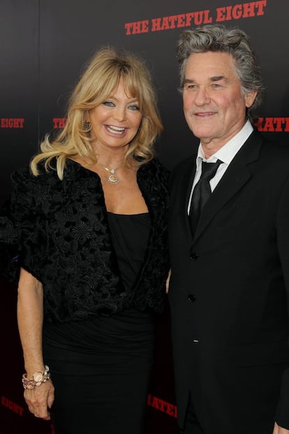 <b>Goldie Hawn y Kurt Russell.</b> Son una de las parejas más estables de Hollywood. Llevan juntos desde 1983, pero nunca han querido pasar por el altar. Los intérpretes tienen un hijo en común, Wyatt (1986), aunque los otros dos hijos de la actriz, Oliver y Kate Hudson, han declarado en más de una ocasión que consideran a Kurt Russell como su padre.