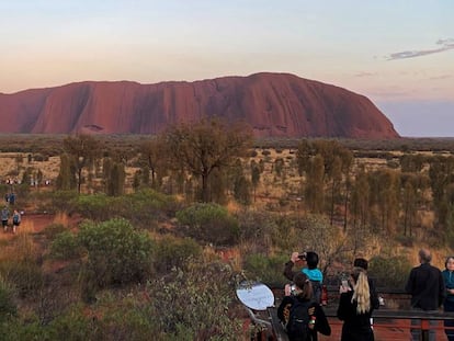 Vista del monte Uluru, en Australia.