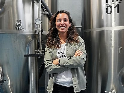 Vicky di Pau crea cervezas en La Quince.